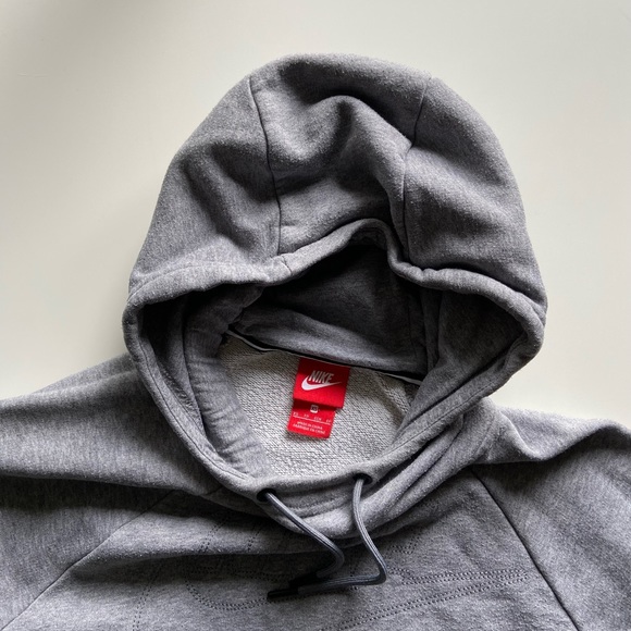 🚨[SOLD]🚨 Nike Grey Hoodie - Picture 2 of 7